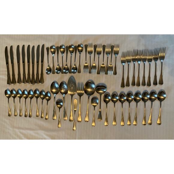 Oneida Community Stainless Patrick flatware set - Picture 1 of 9